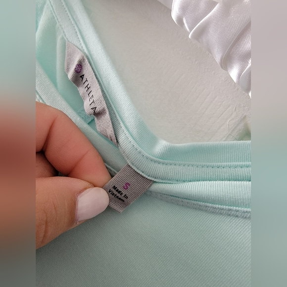 Athleta Side Slit Sleeveless Top Size Small - Picture 3 of 6